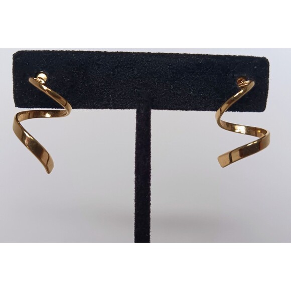 MONET Vintage 1” Gold Tone Swirl Drop Earrings - Picture 1 of 13